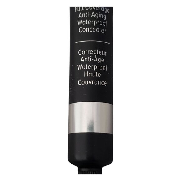 iT cosmetics  Bye Bye Under Eye Full Coverage Waterproof Concealer - Picture 3 of 5
